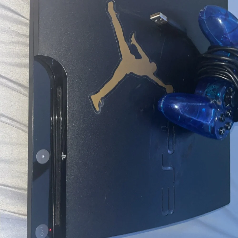 Need gone asap works fine tested comes with games and controllers (Evanston IL)